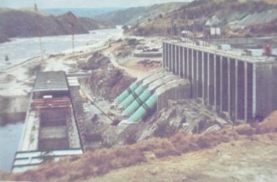 Central hidroel�ctrica en construcci�n